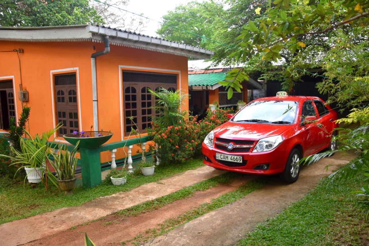 S P City Resort Anuradhapura Exteriör bild