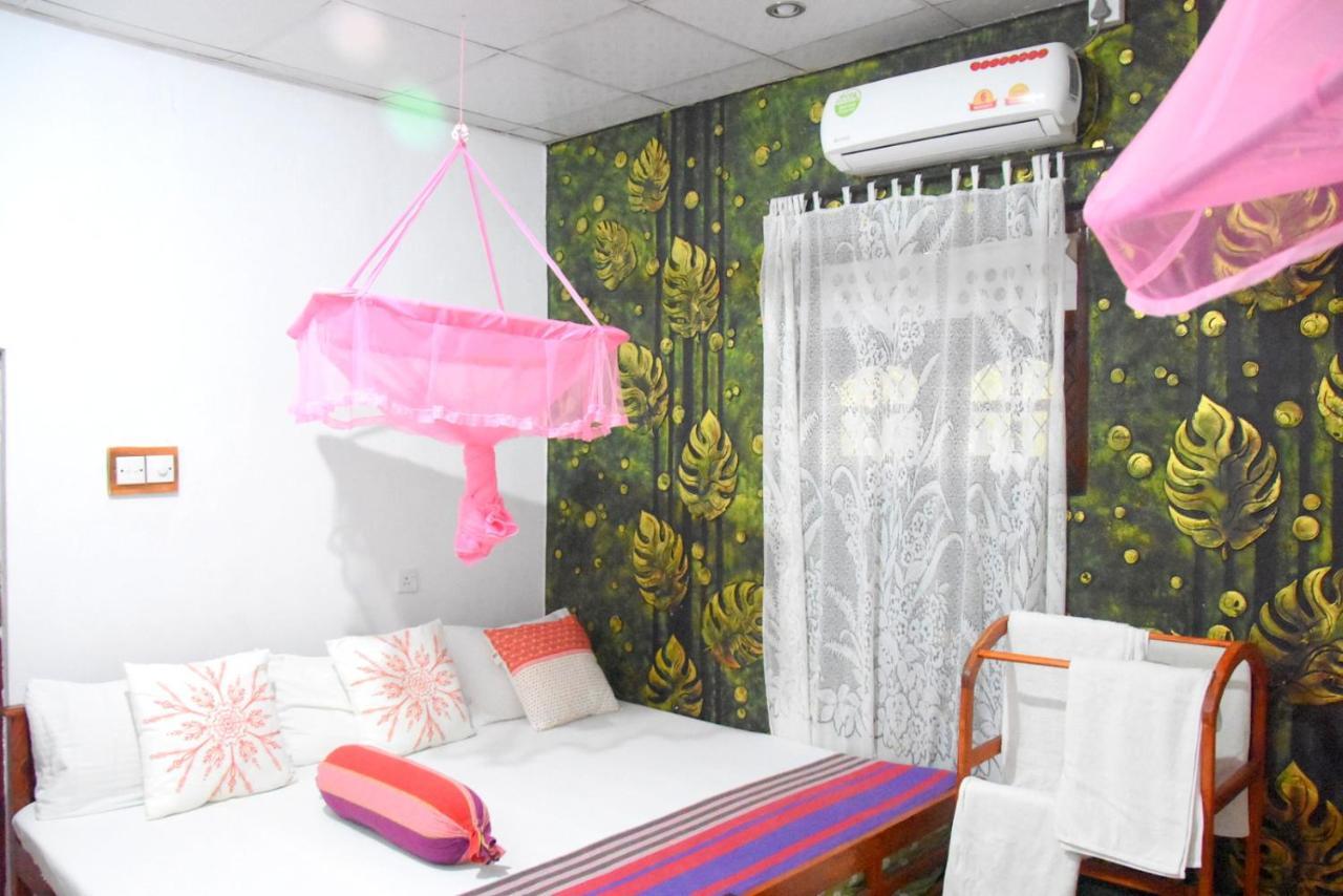 S P City Resort Anuradhapura Exteriör bild