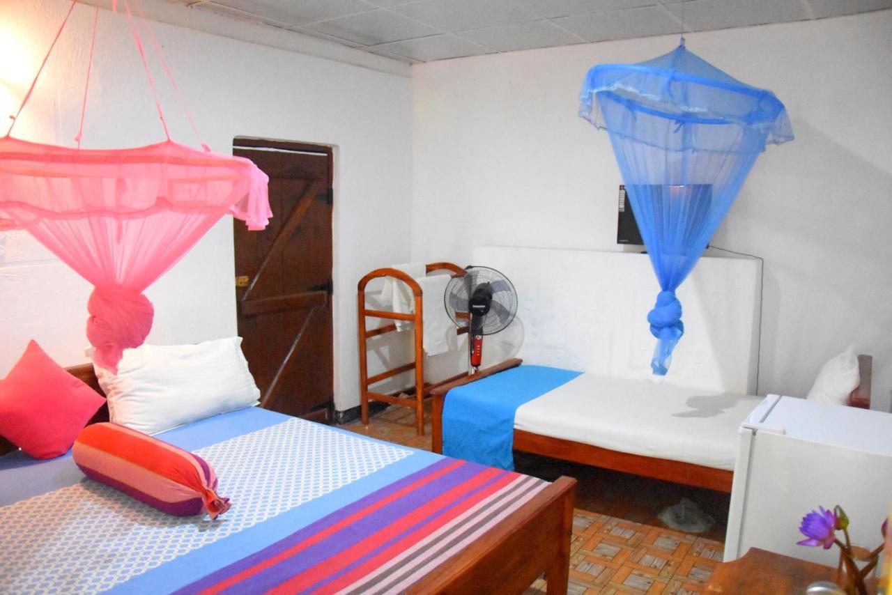 S P City Resort Anuradhapura Exteriör bild