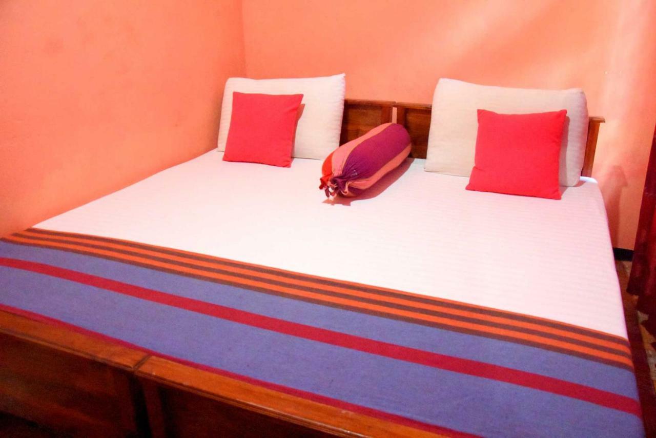 S P City Resort Anuradhapura Exteriör bild