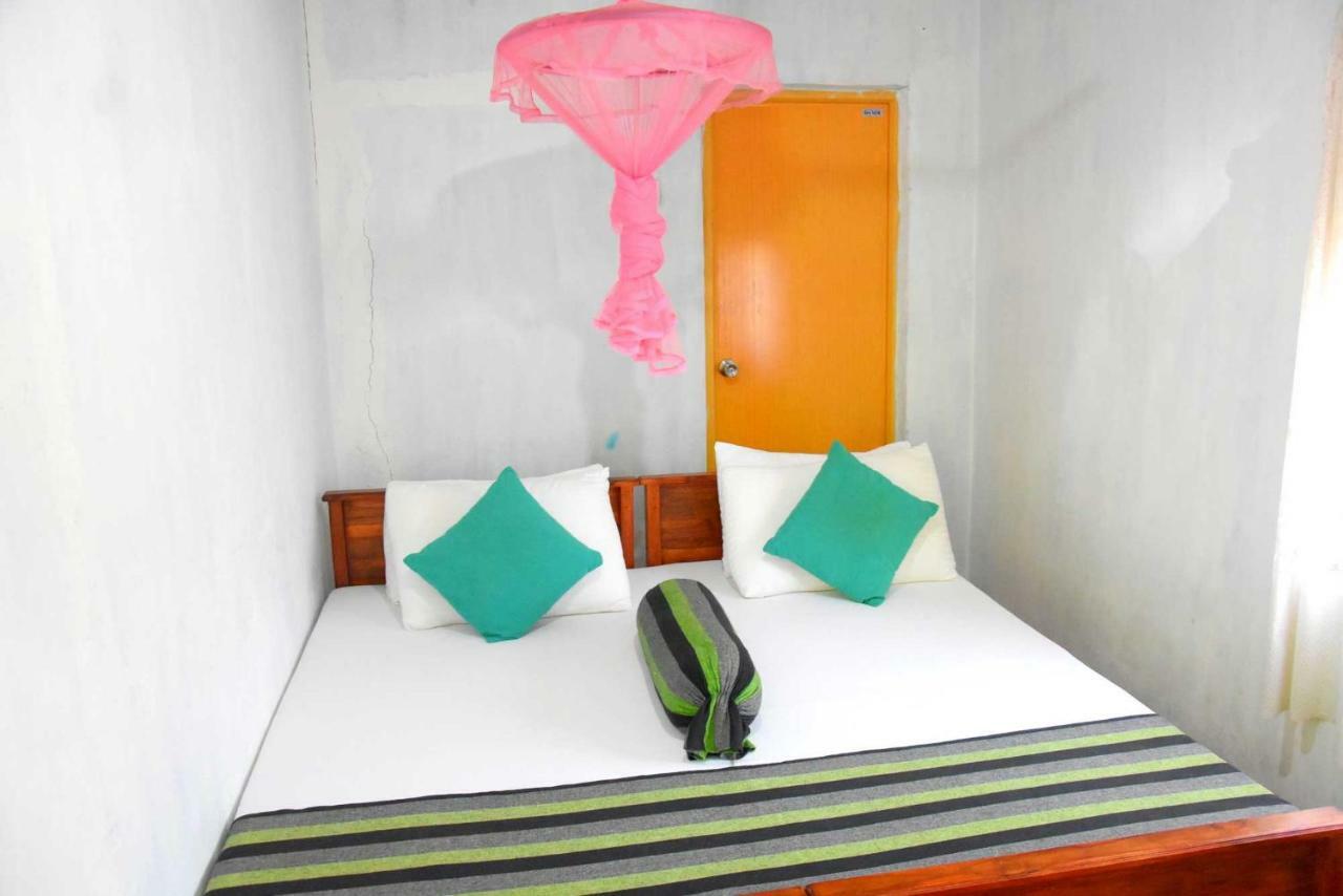 S P City Resort Anuradhapura Exteriör bild