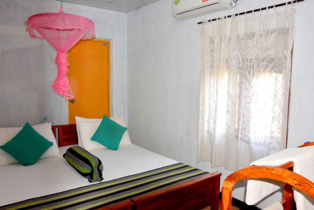 S P City Resort Anuradhapura Exteriör bild